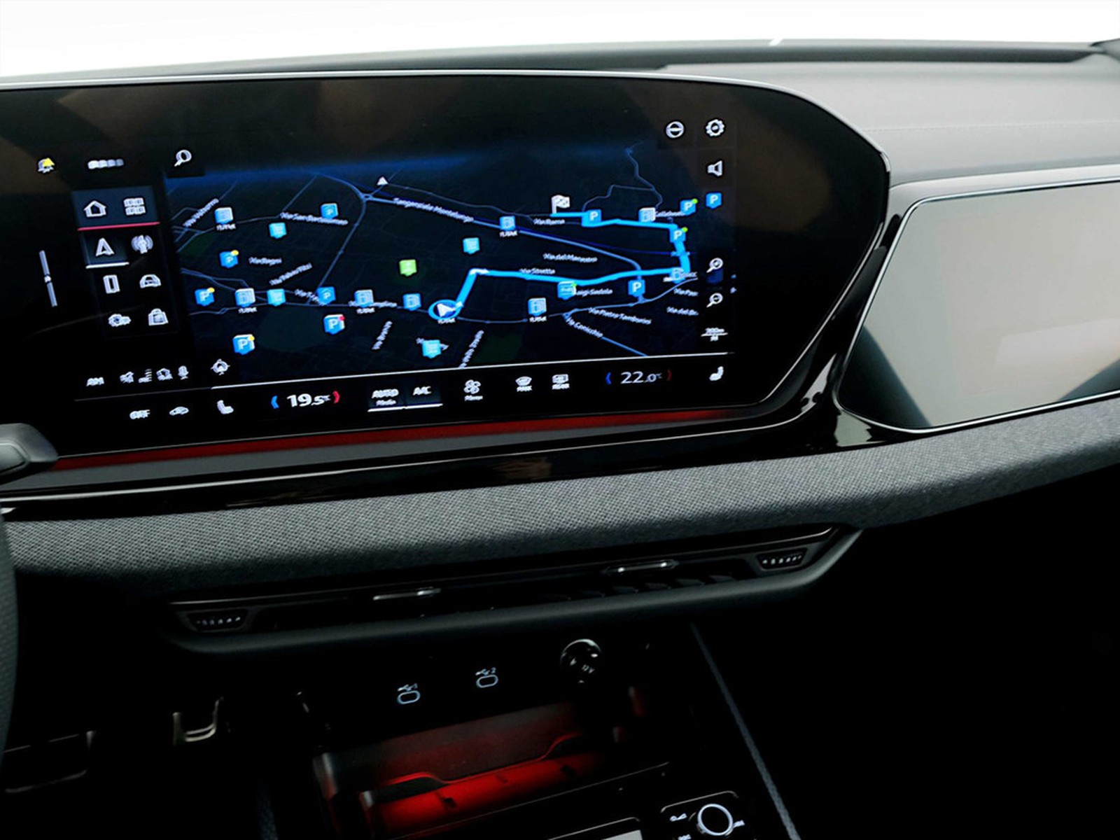 9 - Audi A5 berlina 2.0 tdi mhev+ 204cv launch edition one quattro s tronic