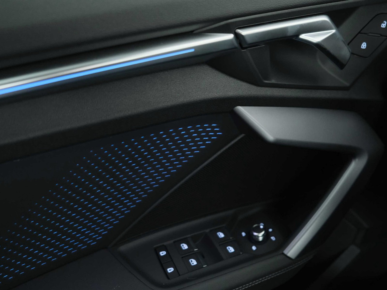 33 - Audi A3 sedan 2.0 tdi 150cv s line edition s tronic