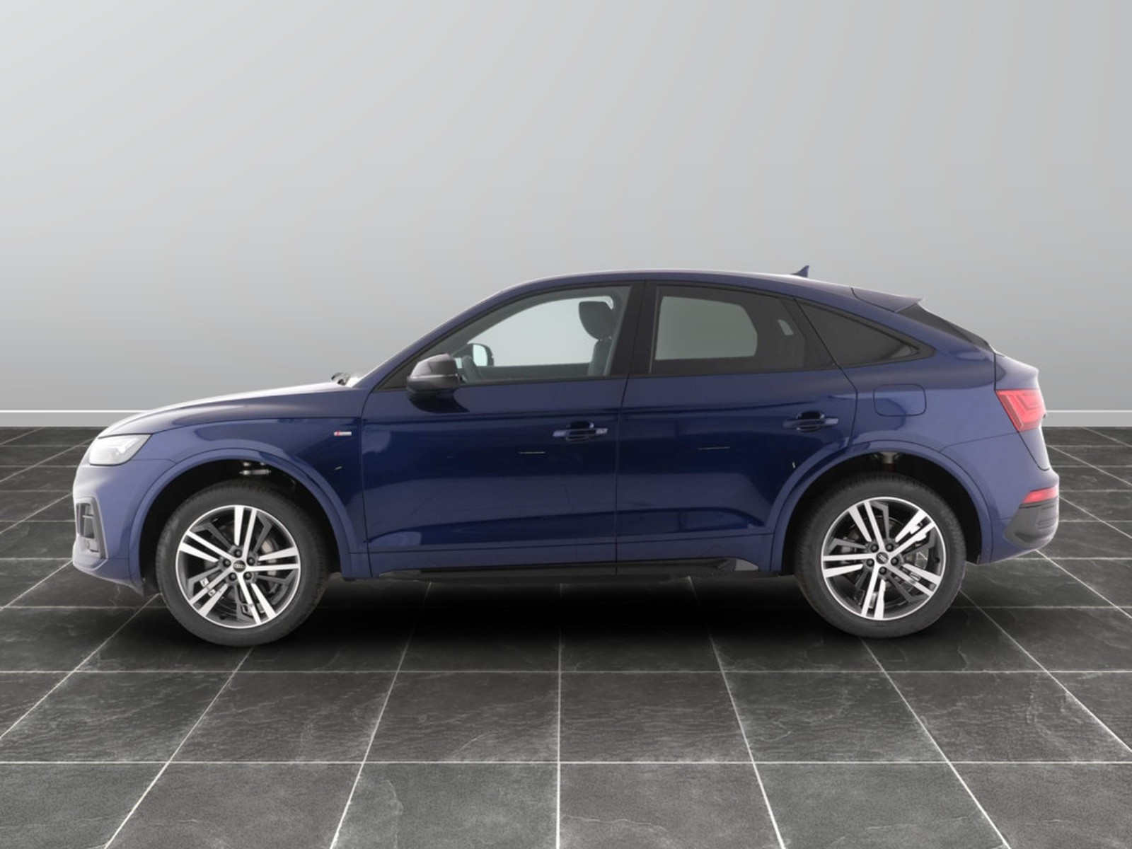 16 - Audi Q5 sportback 50 2.0 tfsi e s line plus quattro s tronic