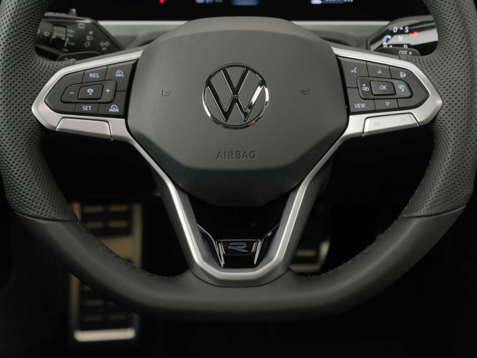 15 - Volkswagen Passat 1.5 etsi act 150cv r-line dsg