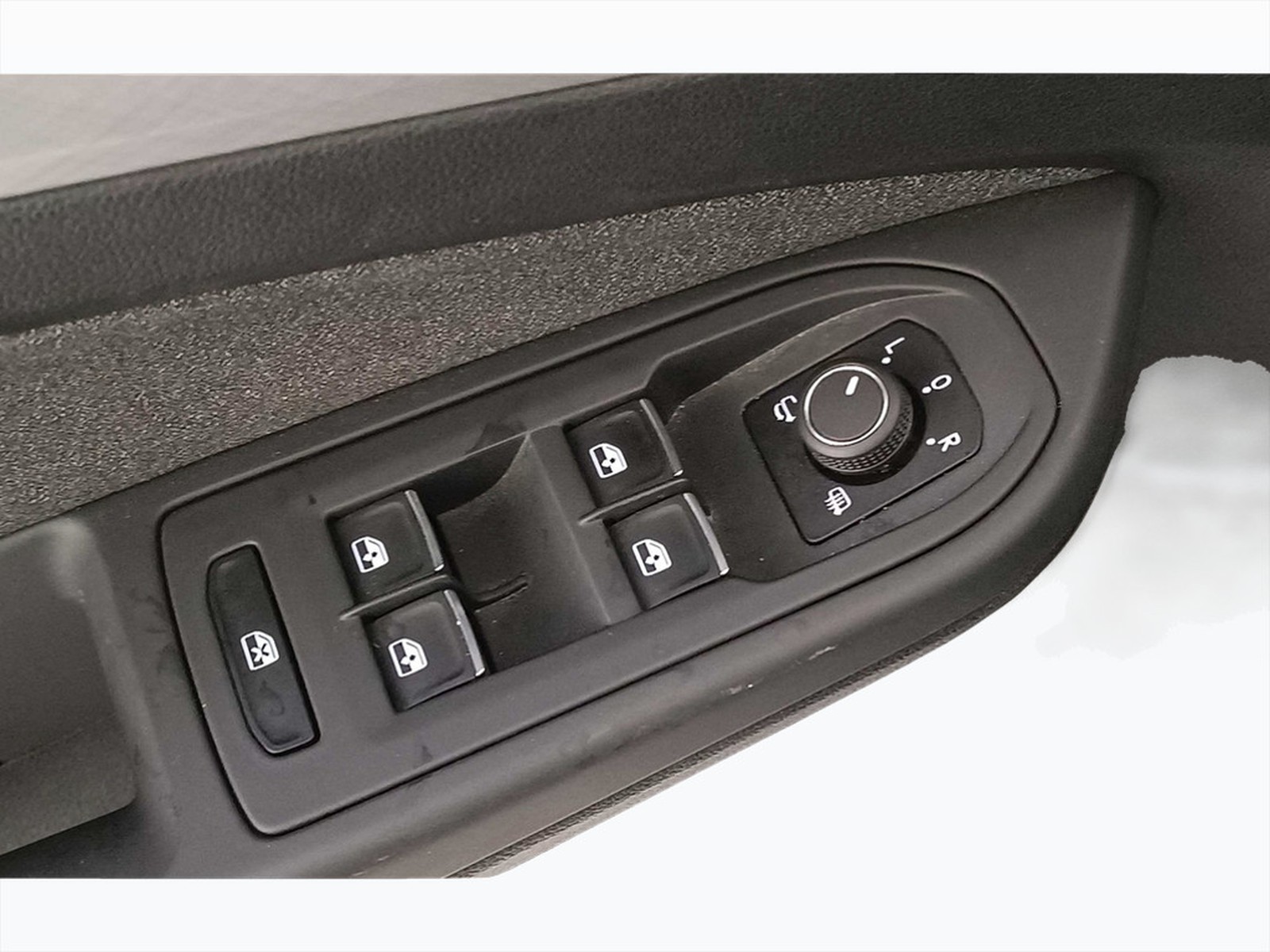 24 - Volkswagen Golf 2.0 tdi scr 115cv life