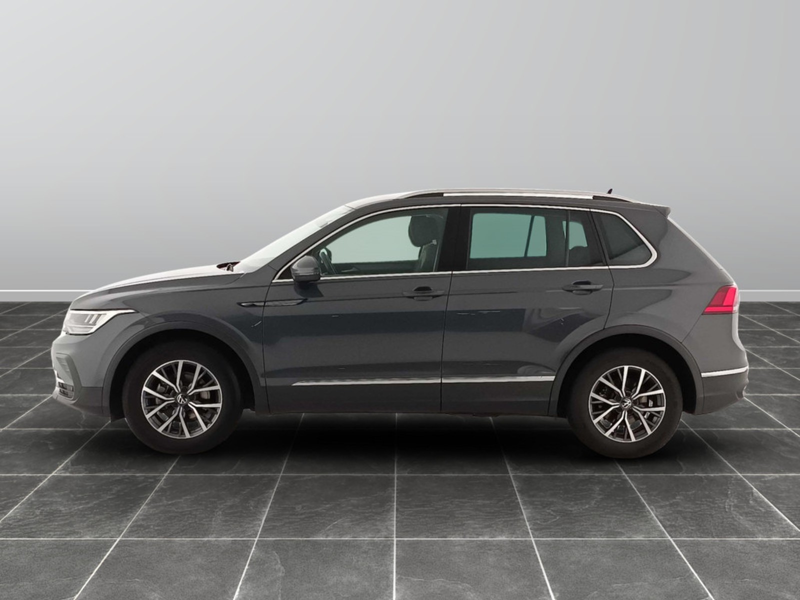 3 - Volkswagen Tiguan 2.0 tdi scr 150cv life dsg