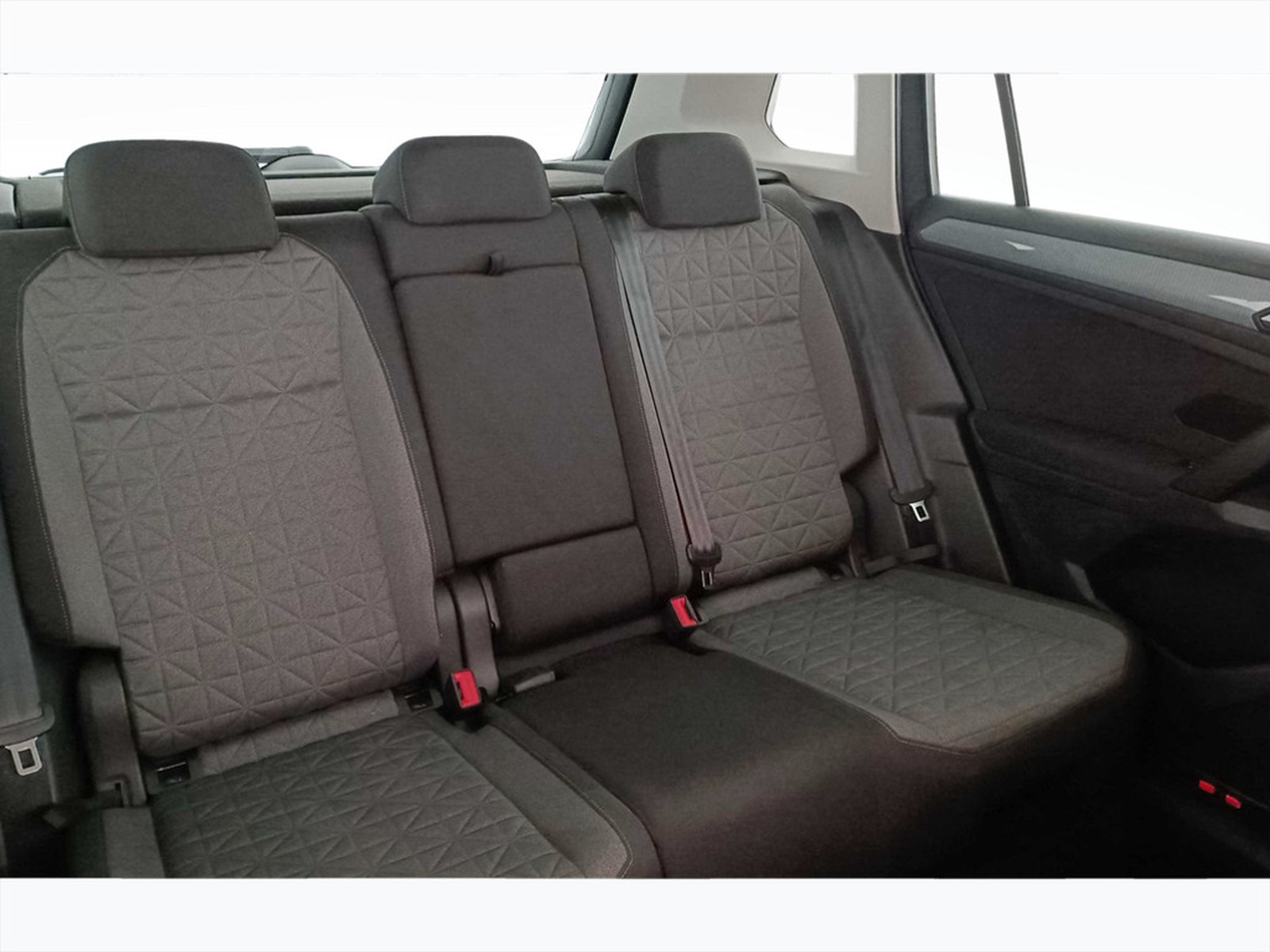 32 - Volkswagen Tiguan 2.0 tdi scr 150cv life dsg