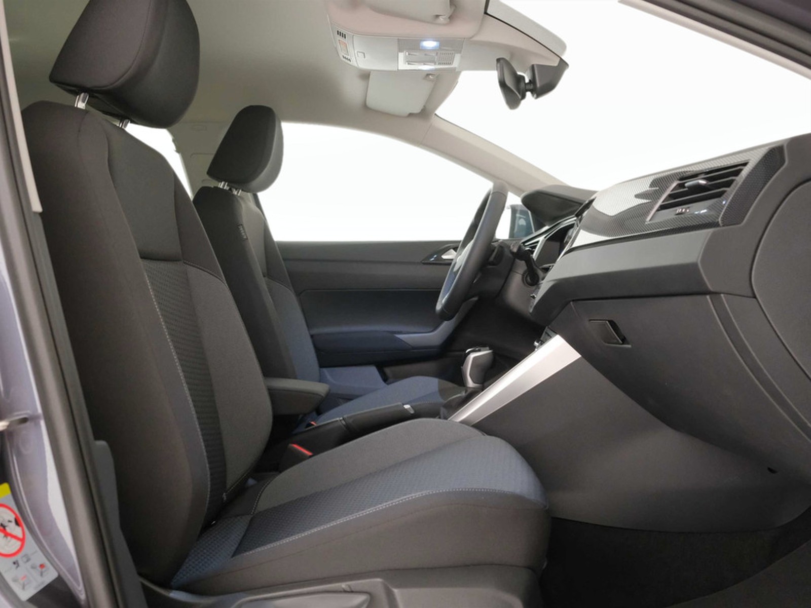 8 - Volkswagen Taigo 1.0 tsi 110cv life dsg