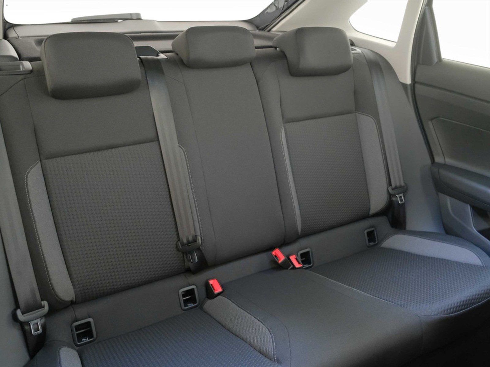 34 - Volkswagen Taigo 1.0 tsi 110cv life dsg