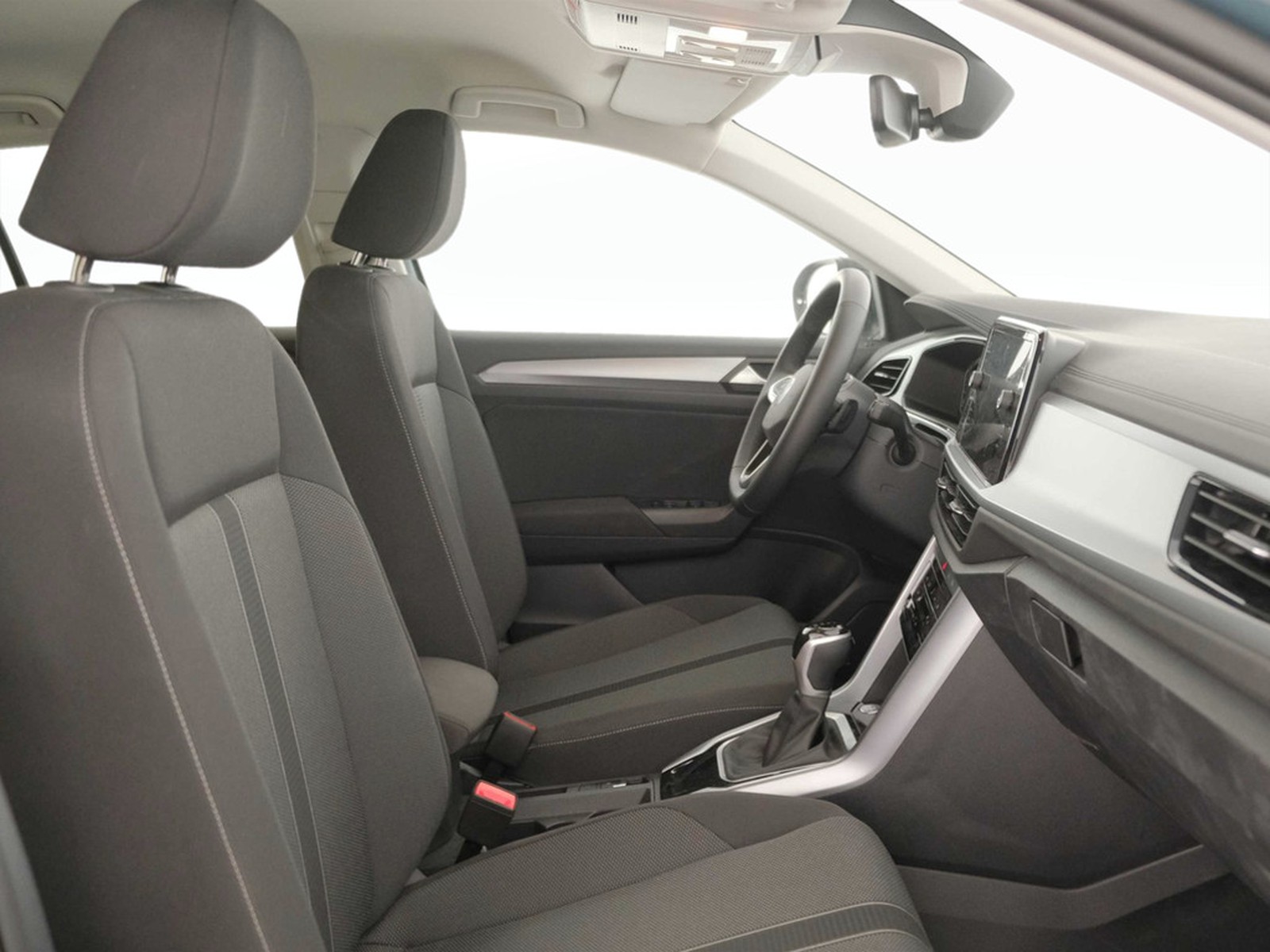 8 - Volkswagen T-Roc 1.5 tsi act edition plus dsg