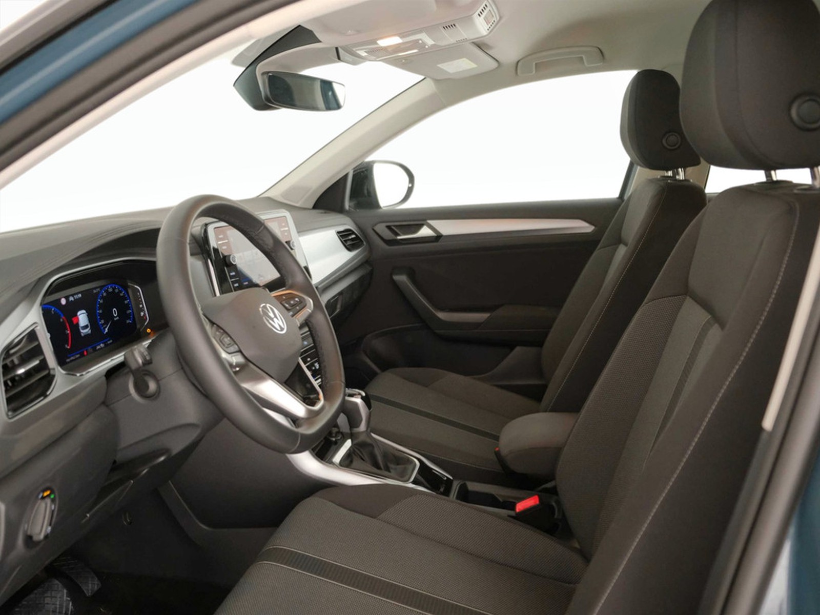 32 - Volkswagen T-Roc 1.5 tsi act edition plus dsg