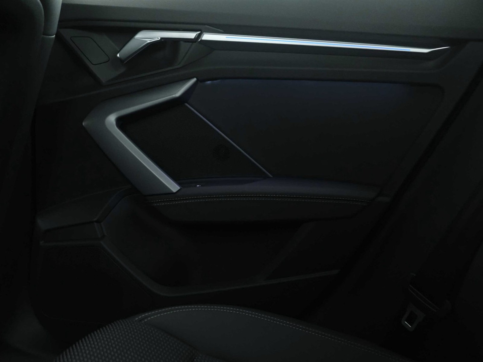 38 - Audi A3 sedan 2.0 tdi 150cv s line edition s tronic