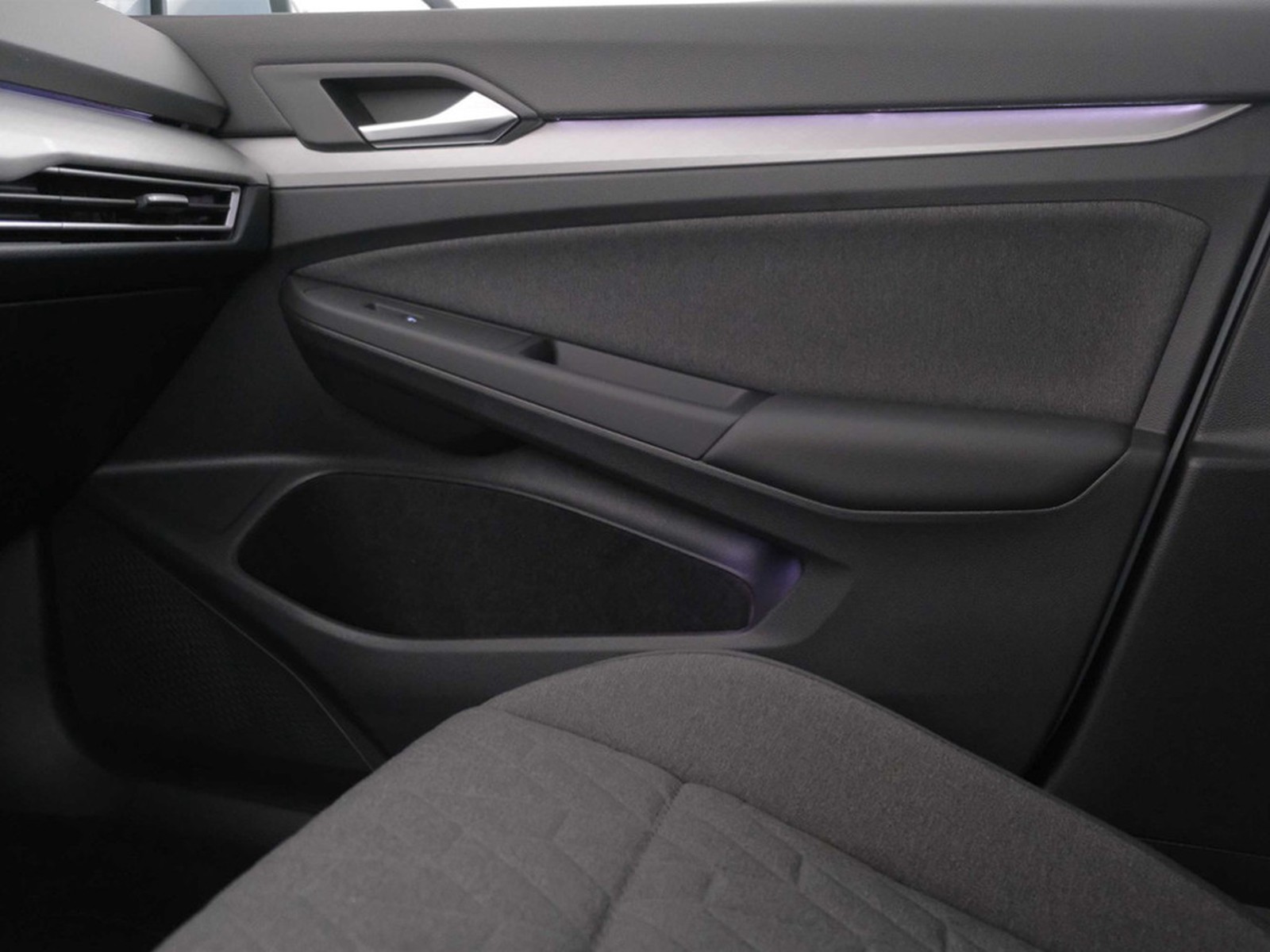 32 - Volkswagen Golf 1.5 tsi ehybrid 204cv edition plus dsg