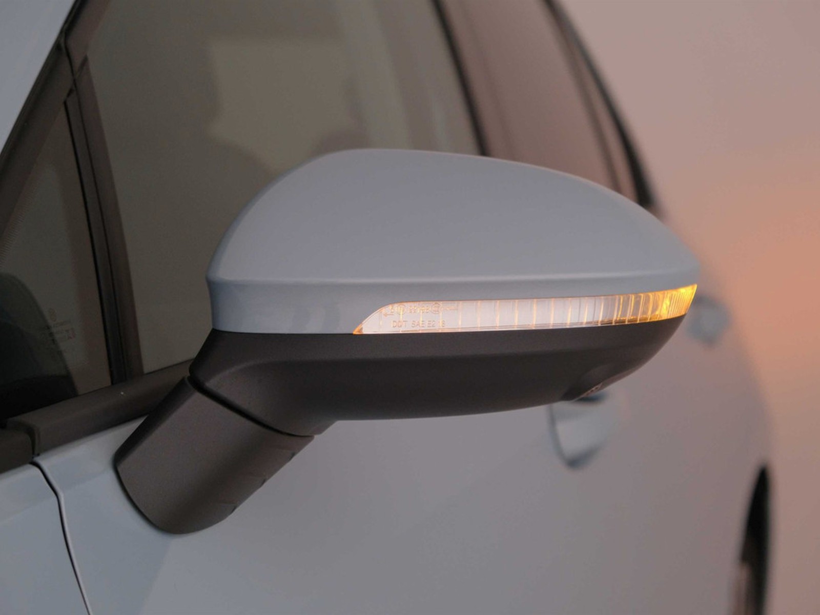 38 - Volkswagen Golf 1.5 tsi ehybrid 204cv edition plus dsg