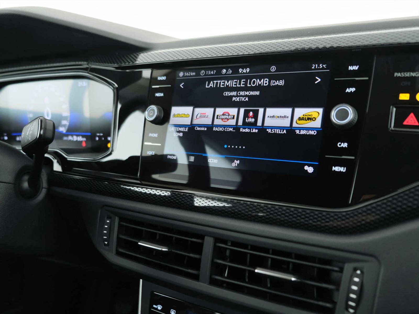 22 - Volkswagen Taigo 1.0 tsi 115cv life