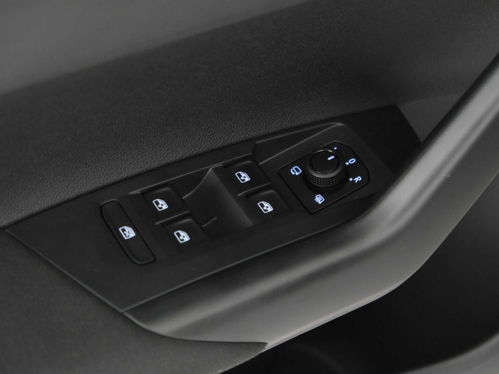 23 - Volkswagen Taigo 1.0 tsi 115cv life