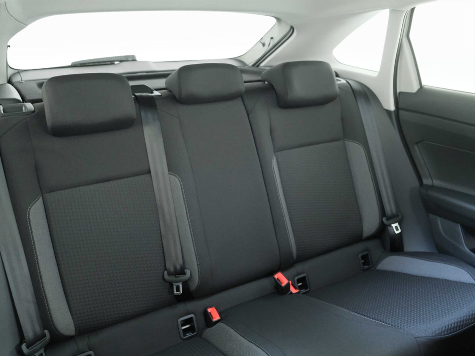 34 - Volkswagen Taigo 1.0 tsi 115cv life