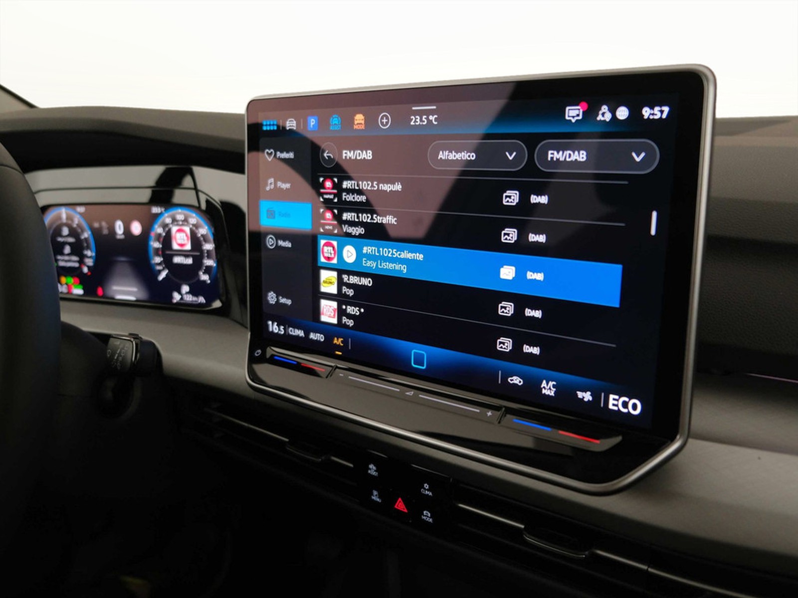 22 - Volkswagen Golf 1.5 tsi ehybrid 204cv edition plus dsg