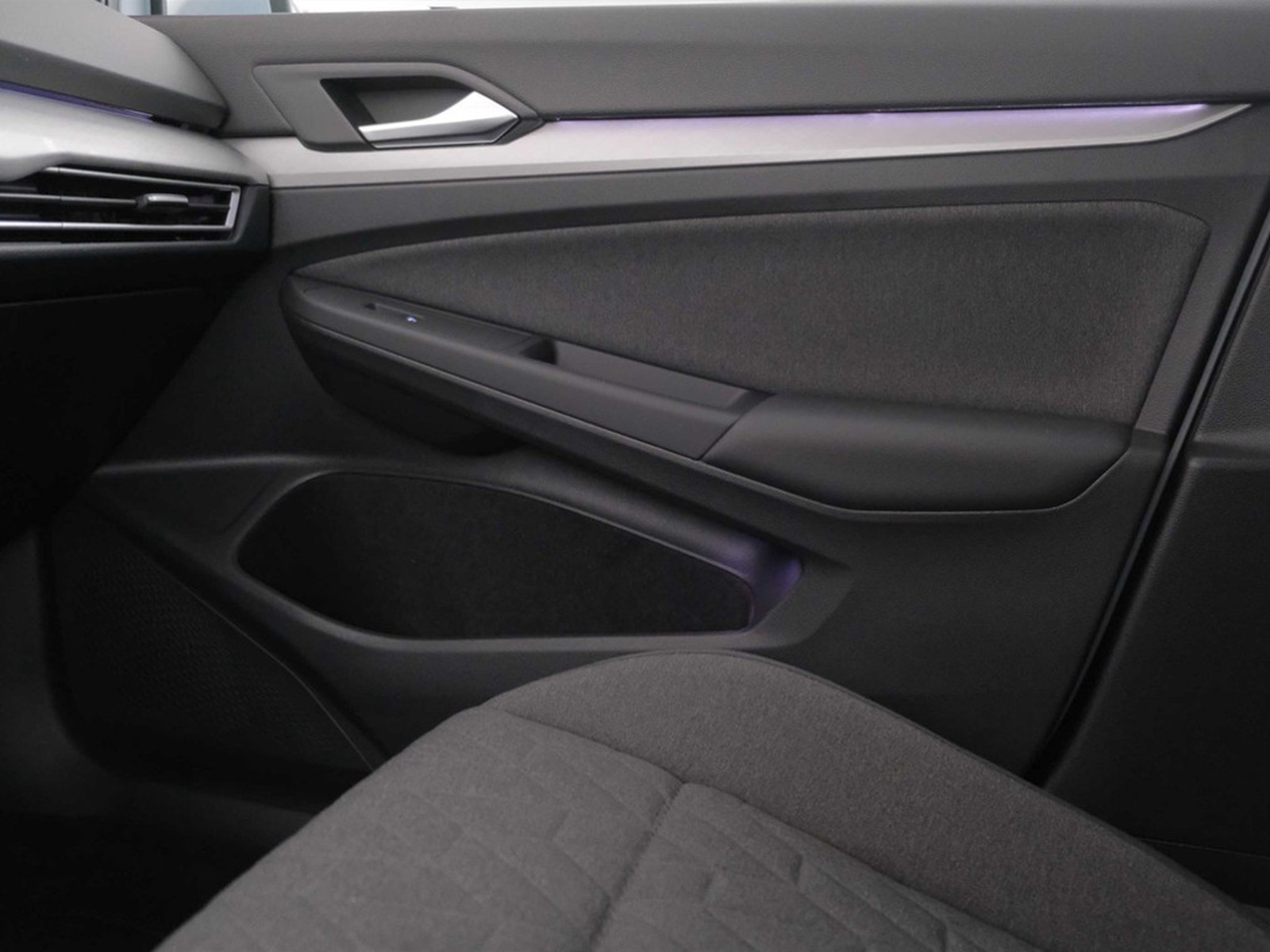 32 - Volkswagen Golf 1.5 tsi ehybrid 204cv edition plus dsg