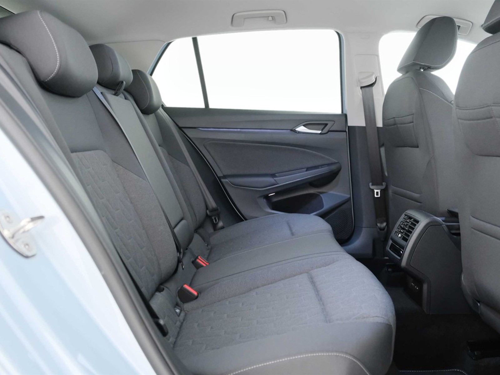 9 - Volkswagen Golf 1.5 tsi ehybrid 204cv edition plus dsg