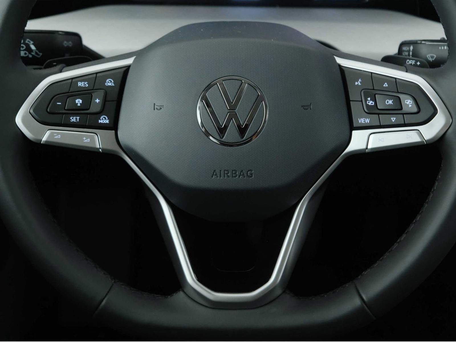 15 - Volkswagen Golf 1.5 tsi ehybrid 204cv edition plus dsg