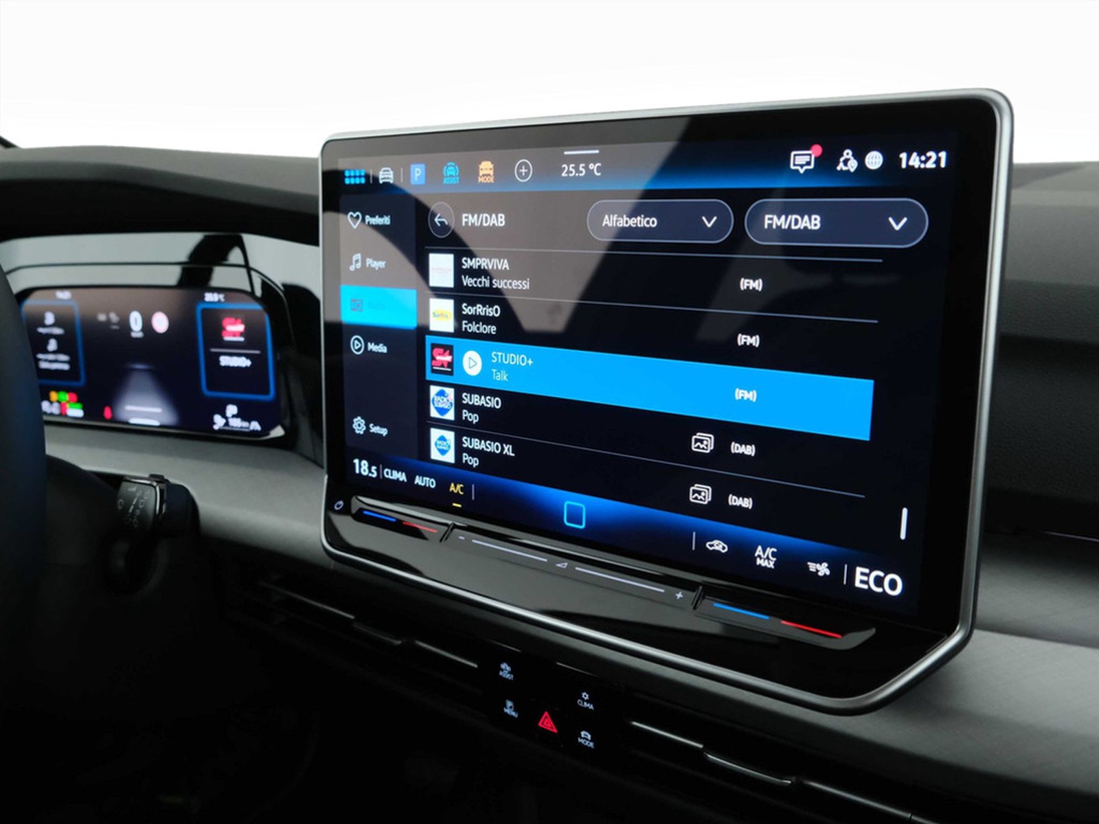 21 - Volkswagen Golf 1.5 tsi ehybrid 204cv edition plus dsg