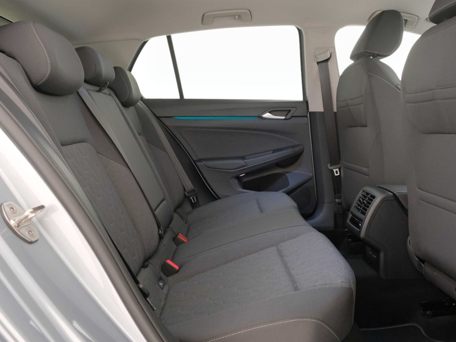 9 - Volkswagen Golf 1.5 tsi ehybrid 204cv edition plus dsg