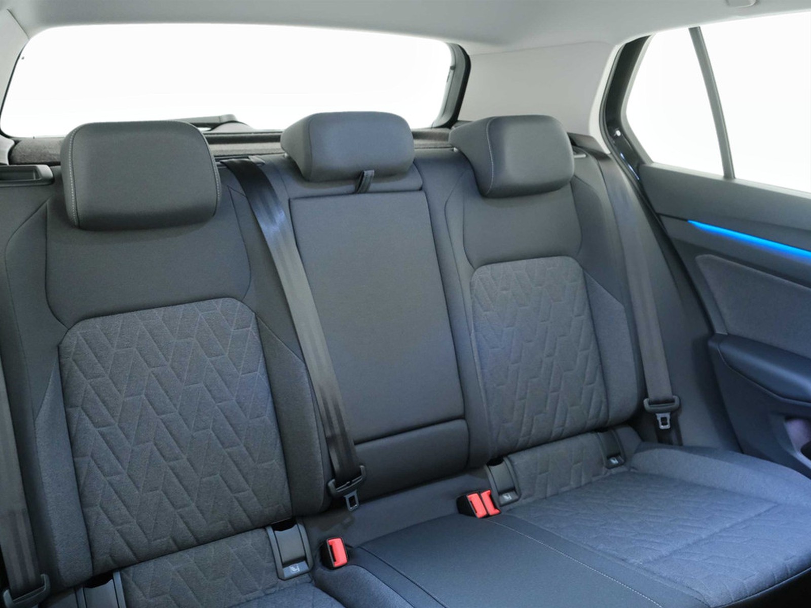 34 - Volkswagen Golf 1.5 tsi ehybrid 204cv edition plus dsg