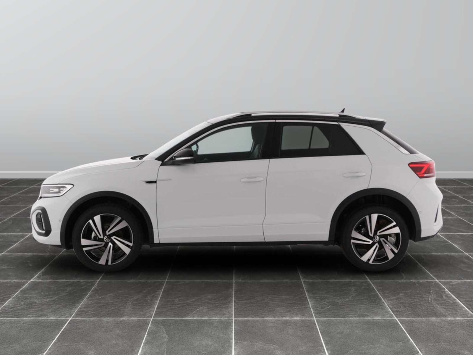 3 - Volkswagen T-Roc 1.0 tsi 115cv r-line plus