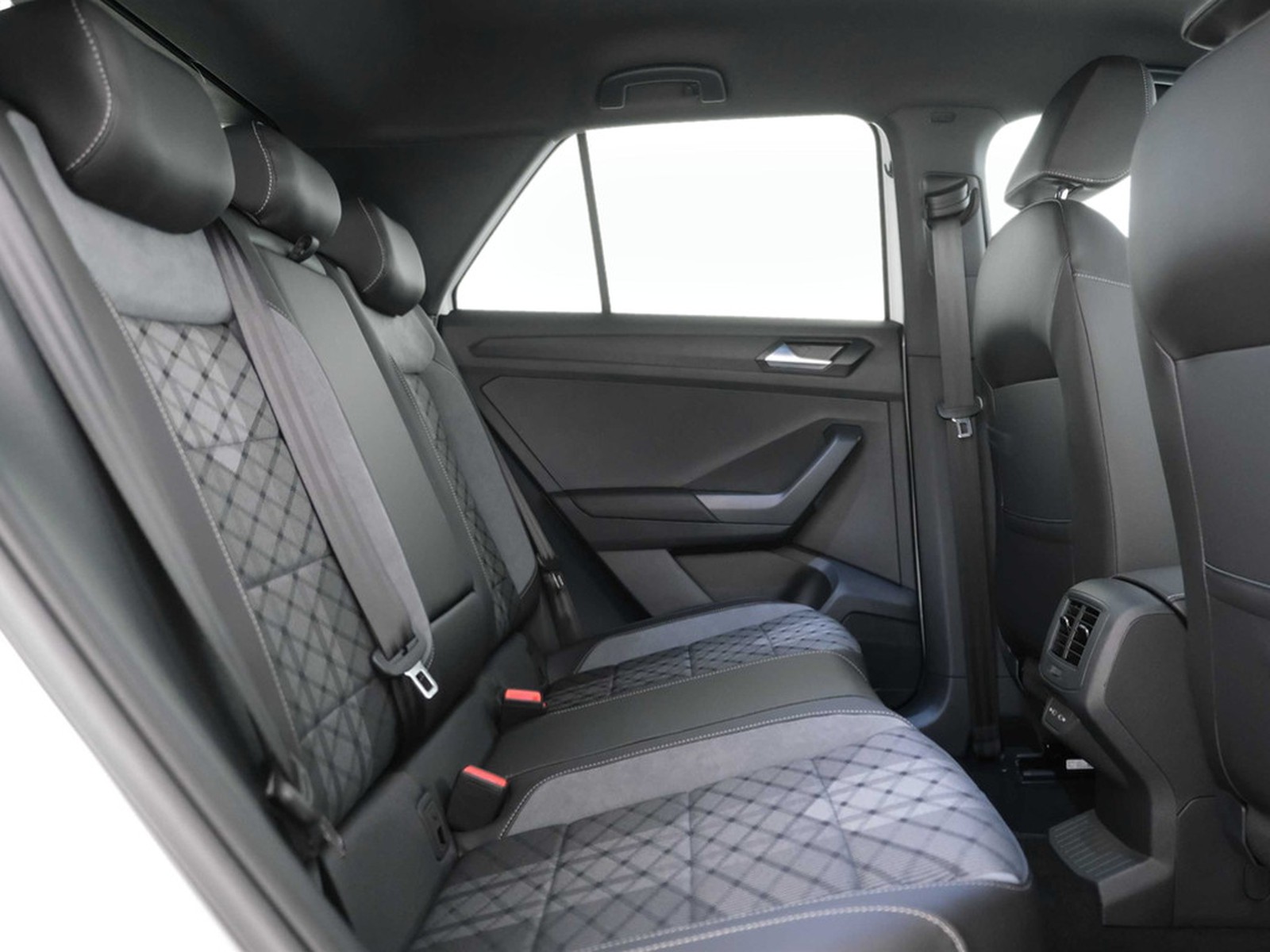 9 - Volkswagen T-Roc 1.0 tsi 115cv r-line plus