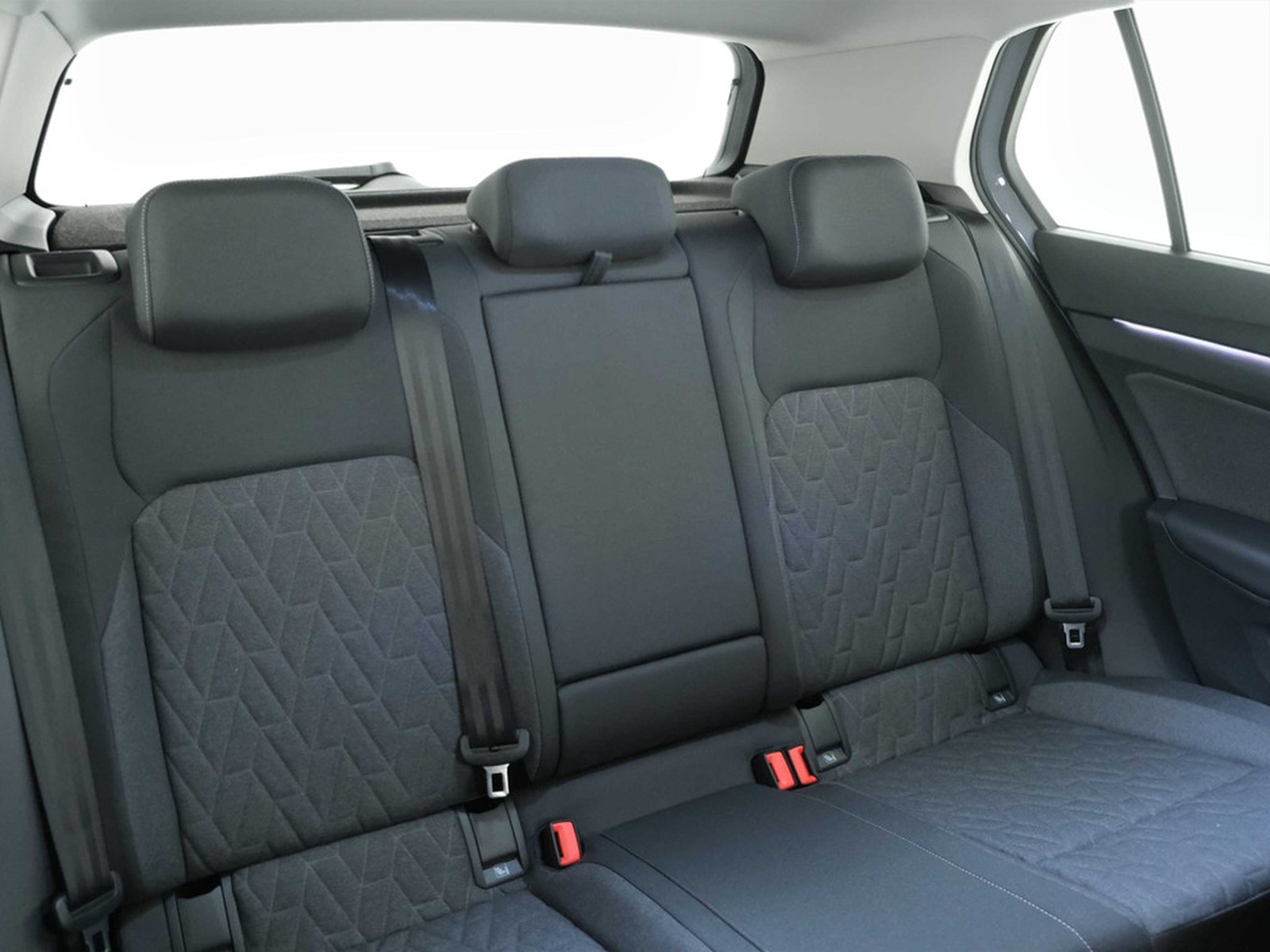 35 - Volkswagen Golf 1.5 tsi ehybrid 204cv edition plus dsg