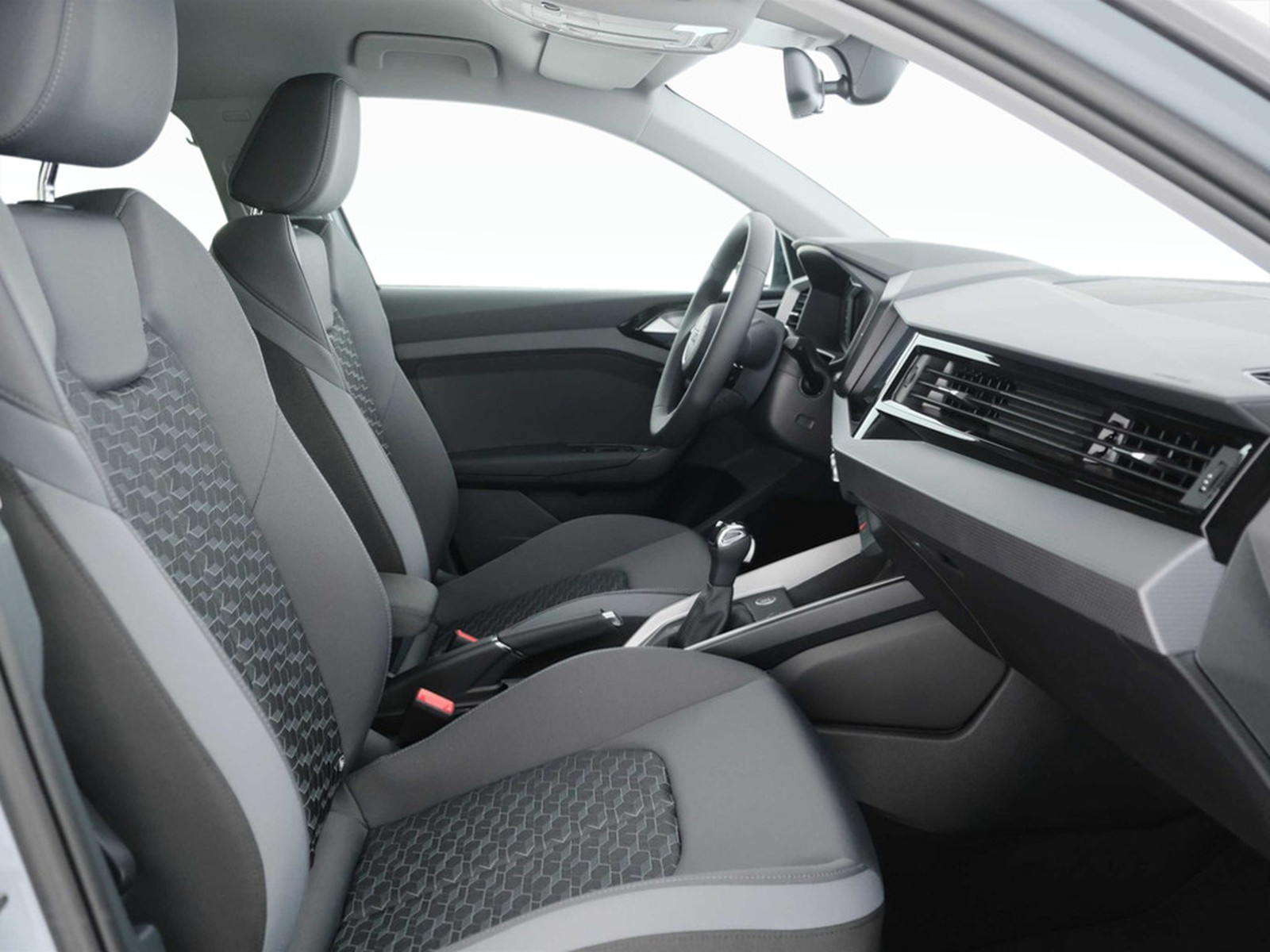 32 - Audi A1 sportback 30 1.0 tfsi 116cv identity black s tronic