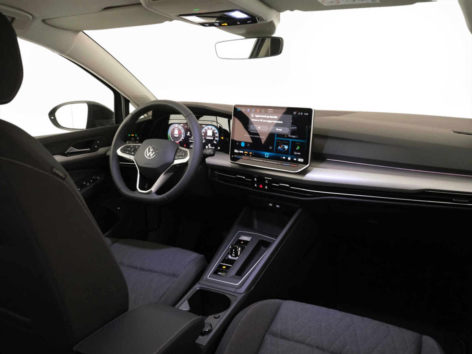 6 - Volkswagen Golf 1.5 tsi ehybrid 204cv edition plus dsg