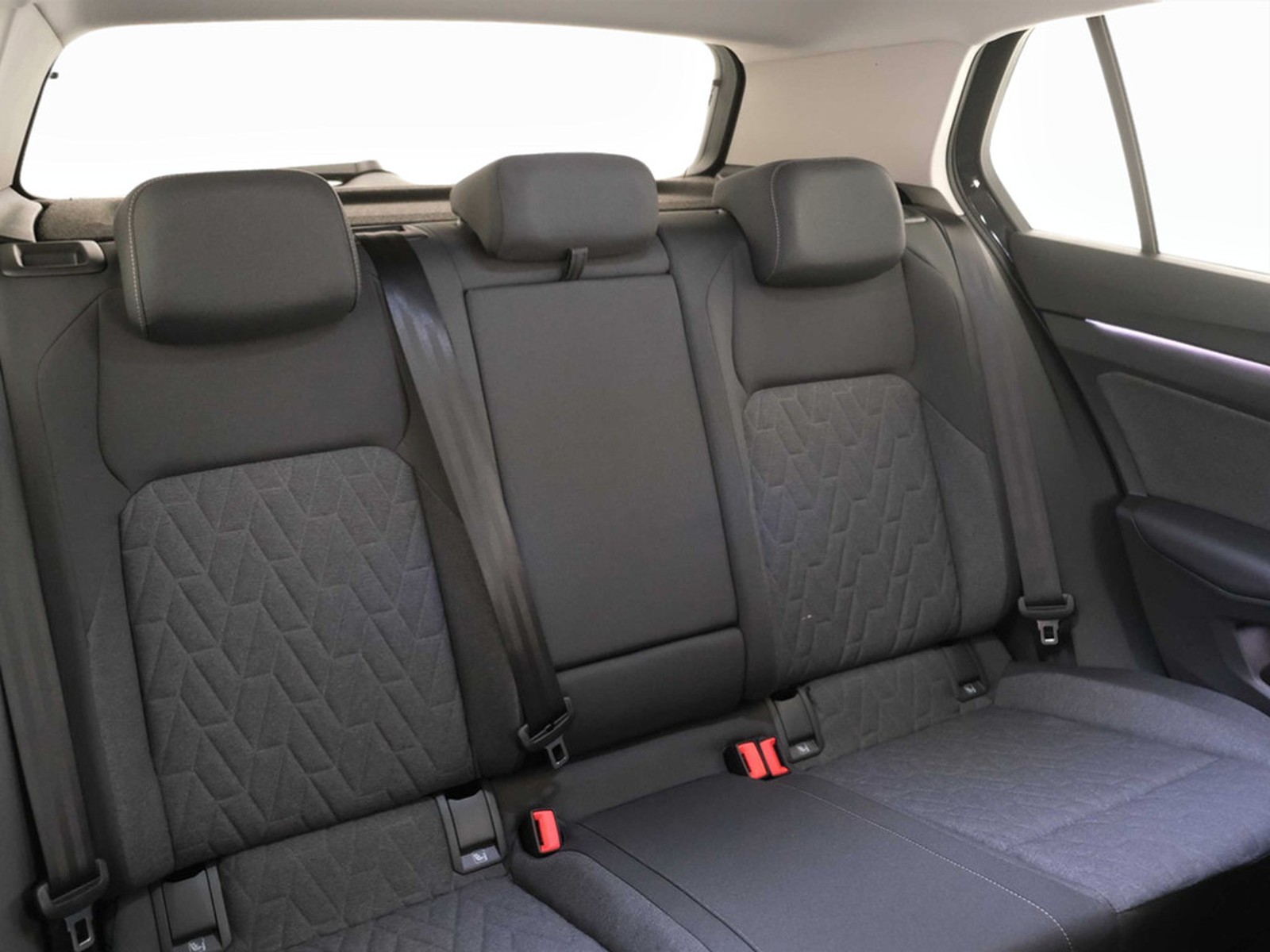 35 - Volkswagen Golf 1.5 tsi ehybrid 204cv edition plus dsg