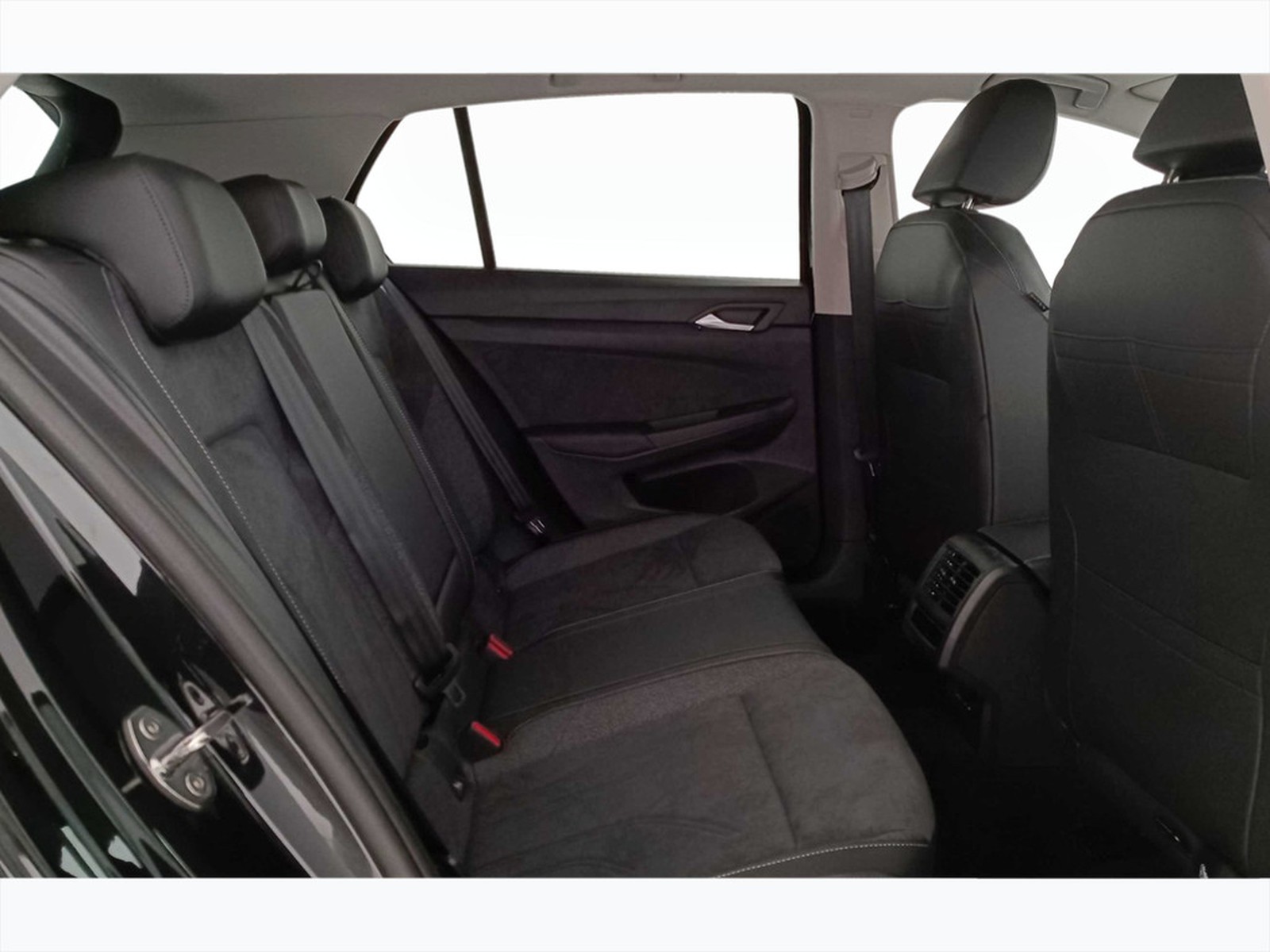 9 - Volkswagen Golf 1.5 tsi ehybrid 204cv edition plus dsg