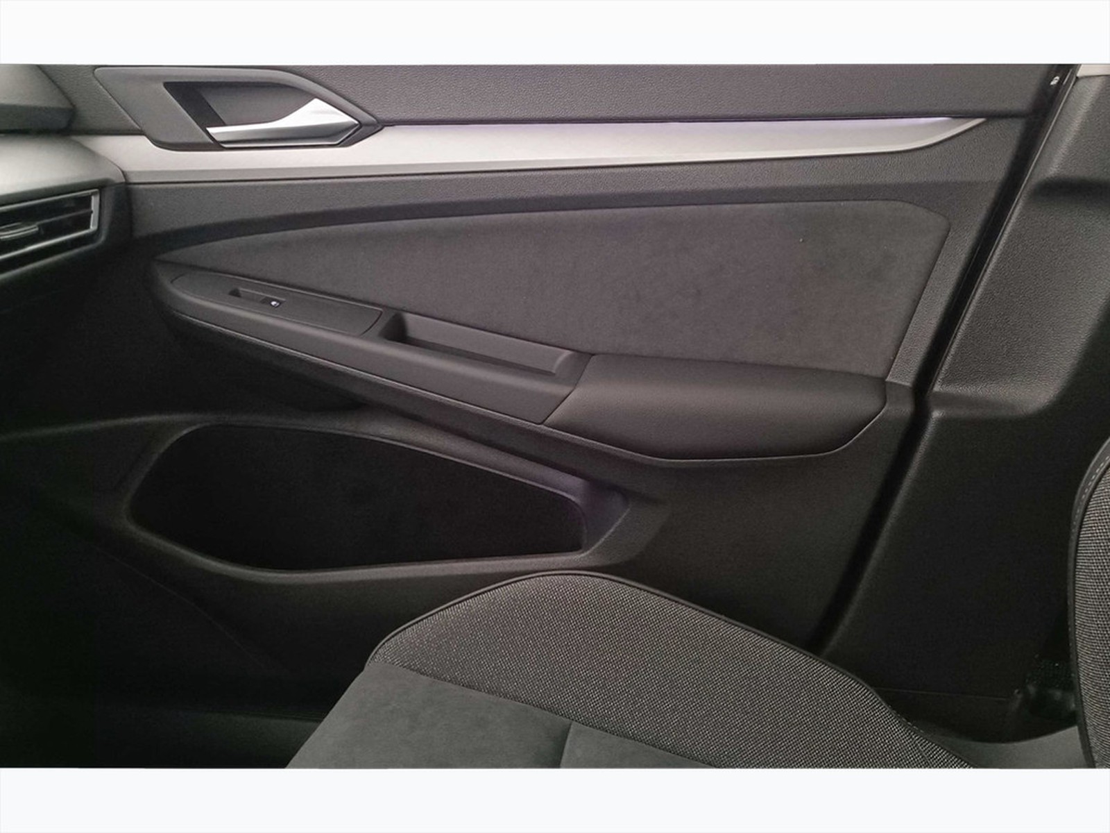 29 - Volkswagen Golf 1.5 tsi ehybrid 204cv edition plus dsg