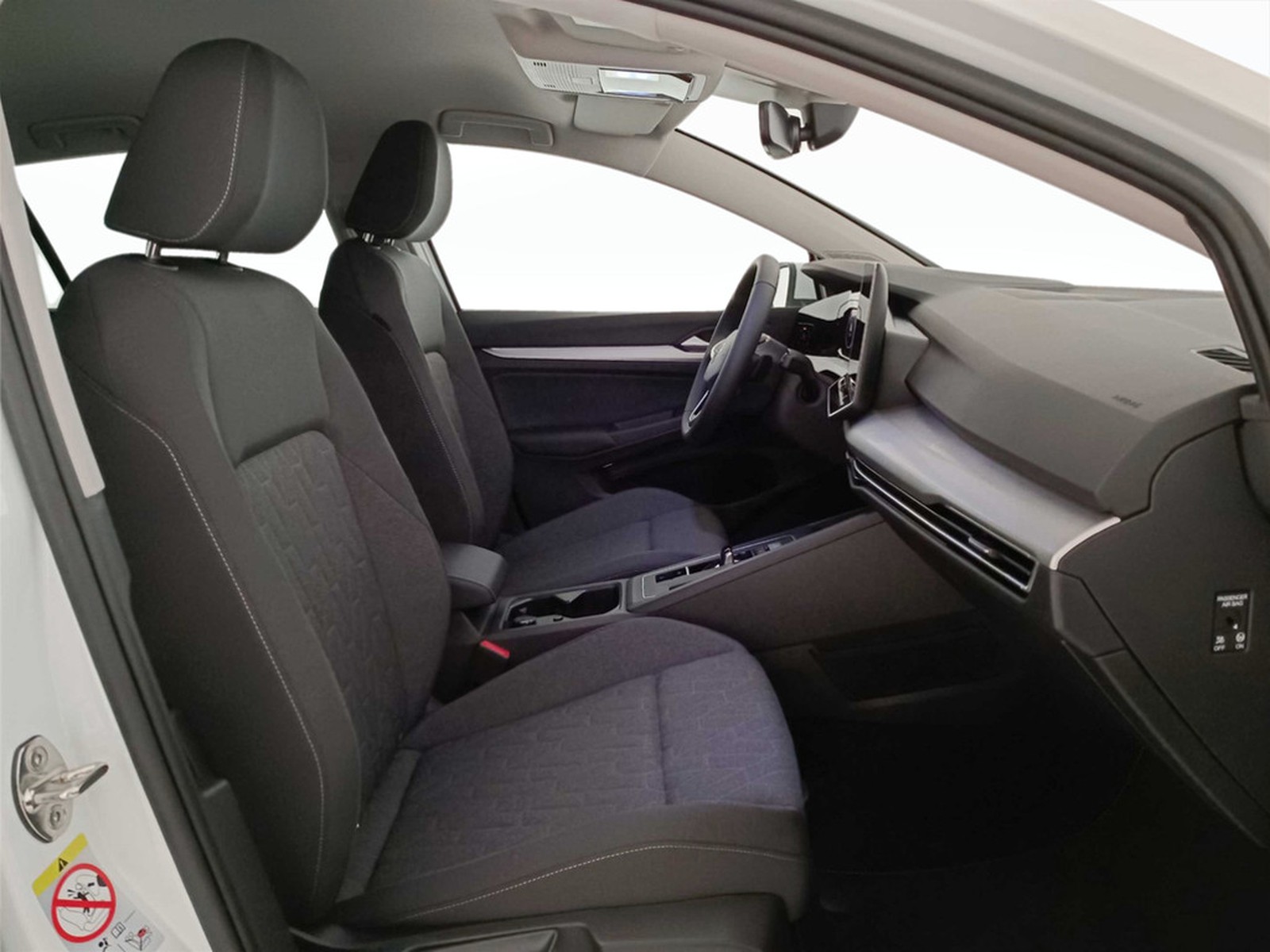 8 - Volkswagen Golf 1.5 tsi ehybrid 204cv edition plus dsg