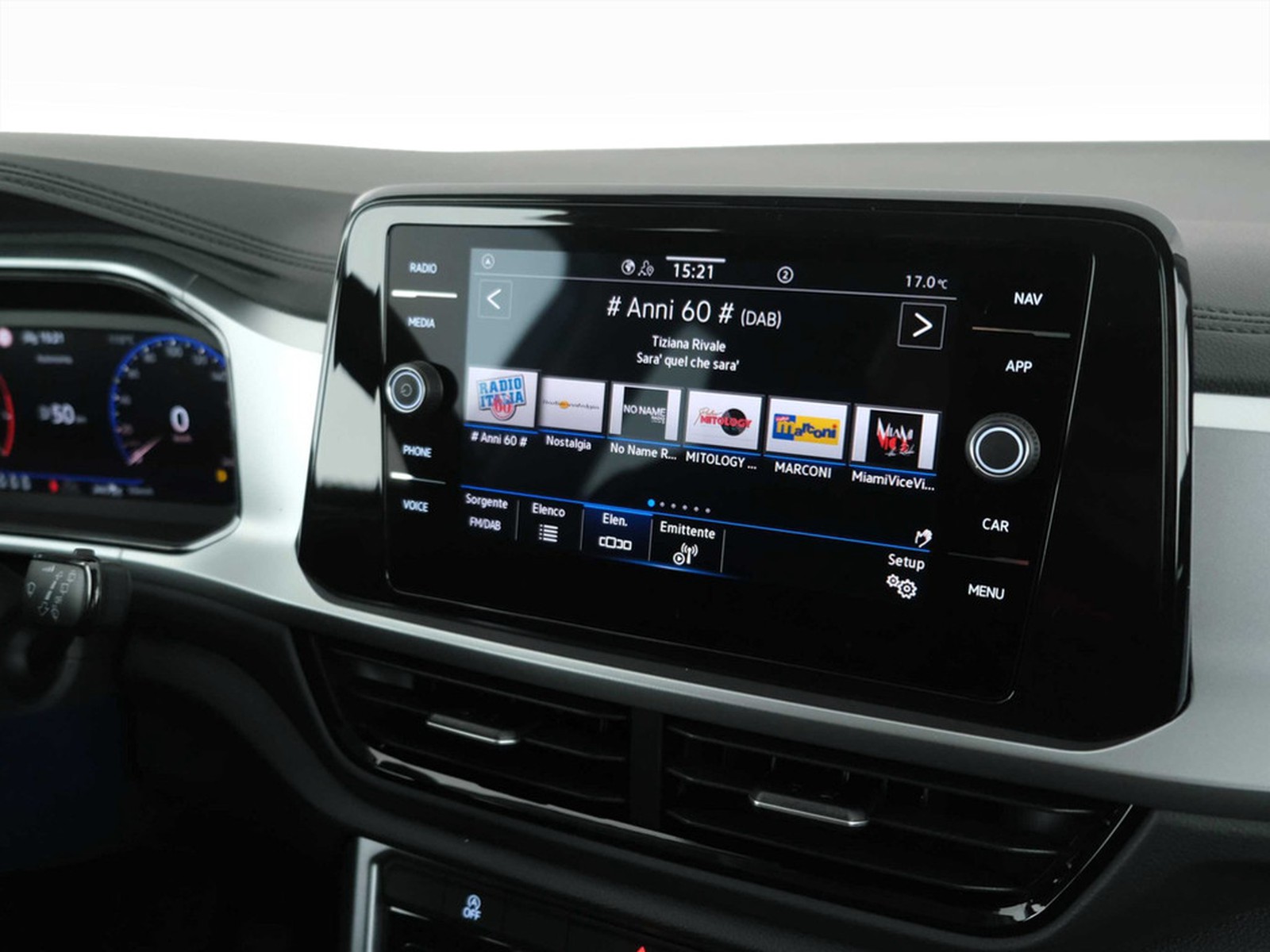 21 - Volkswagen T-Roc 1.0 tsi 115cv sport