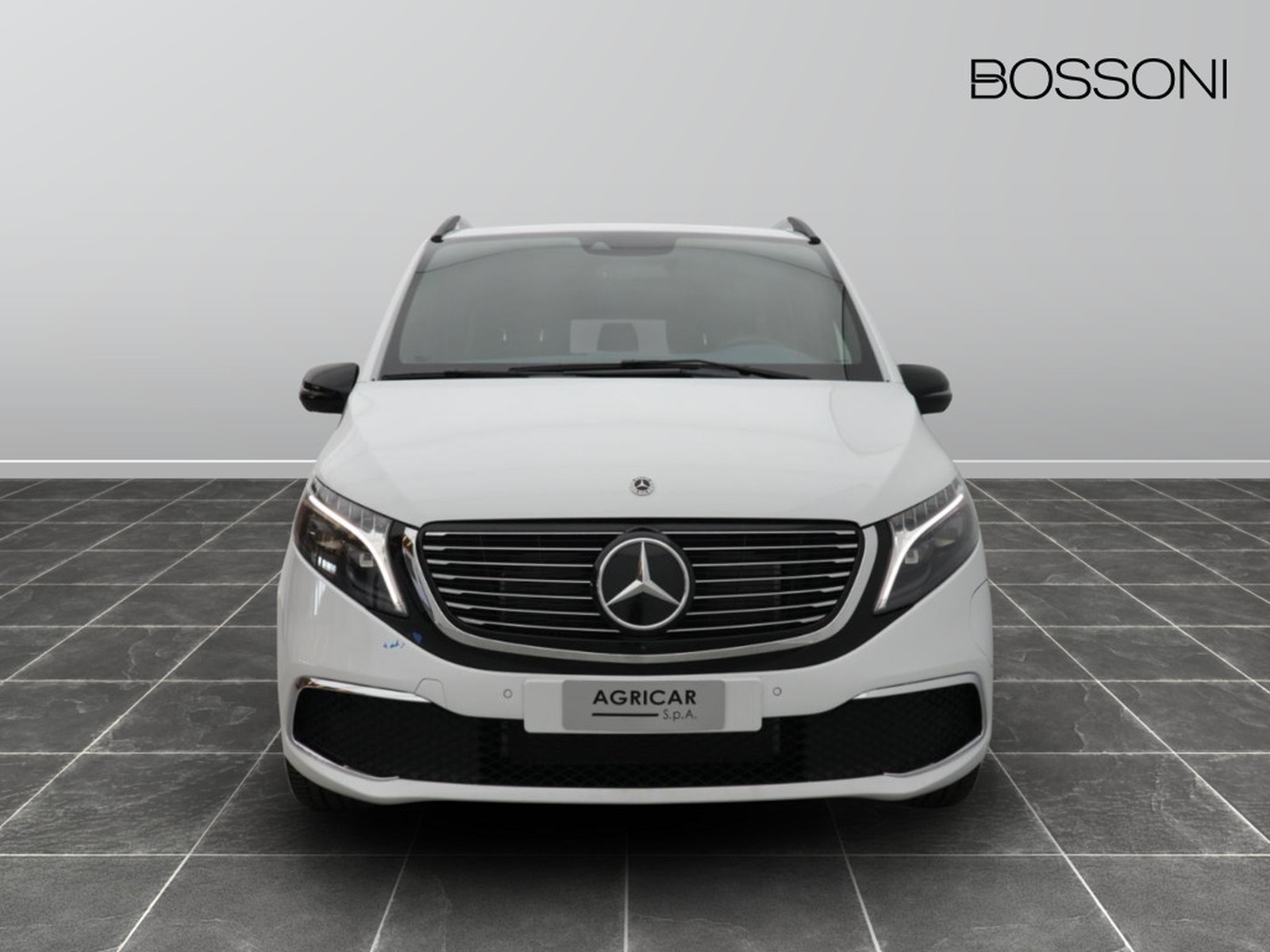 2 - Mercedes Vans EQV long 300