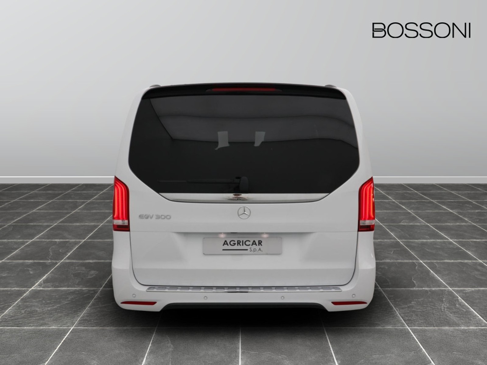 5 - Mercedes Vans EQV long 300