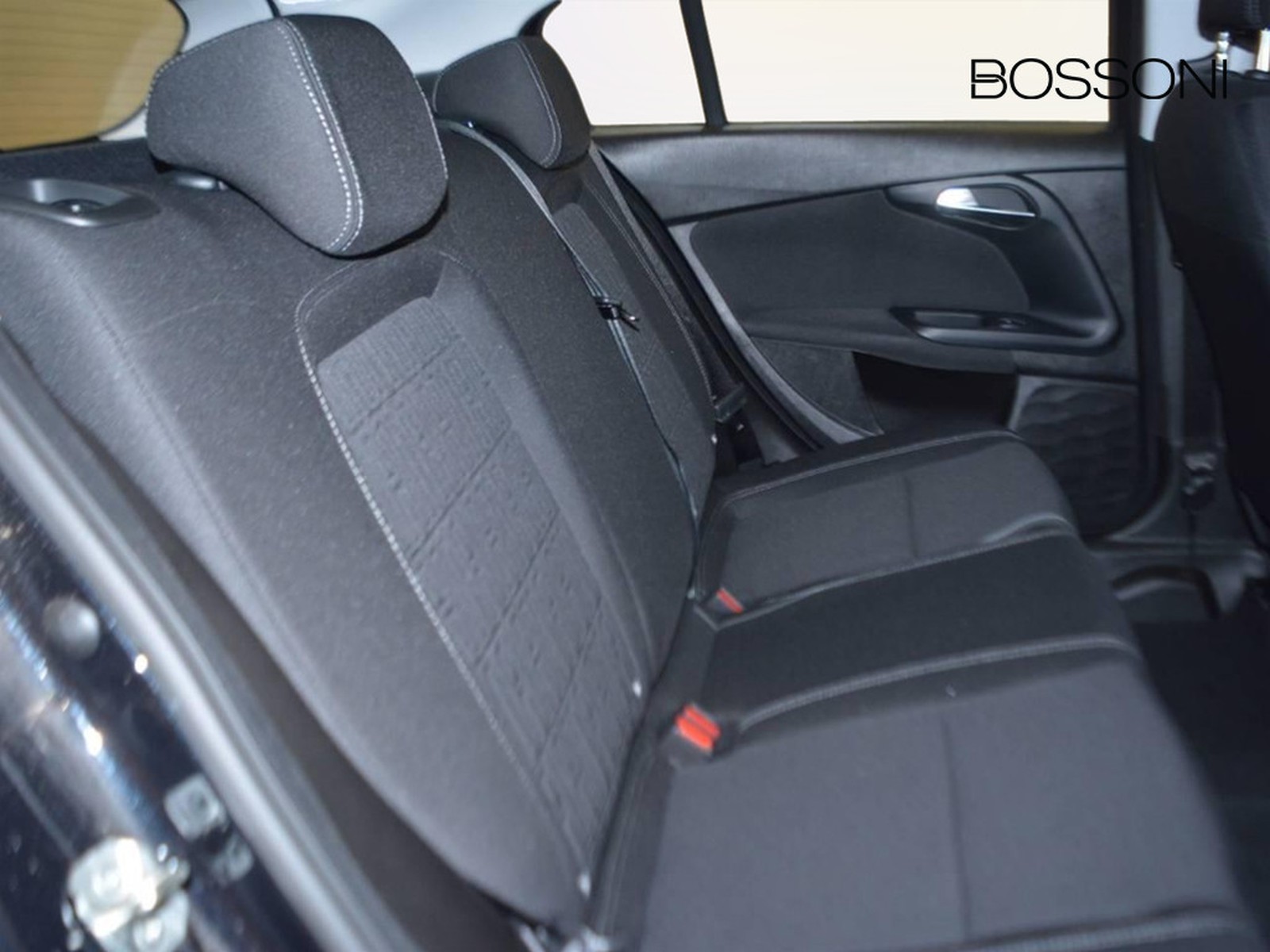 9 - Fiat Tipo 5 porte 1.5 t4 hybrid 130cv dct