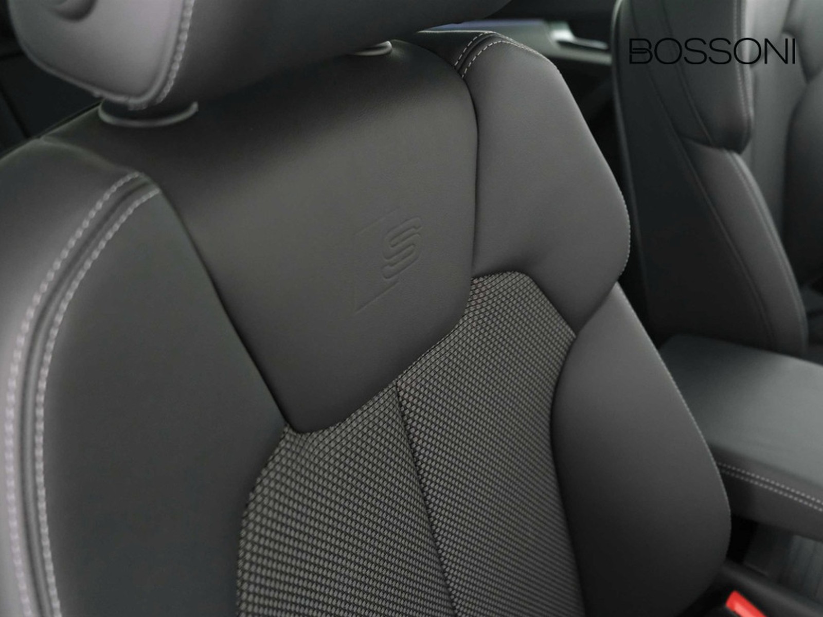 33 - Audi Q5 55 2.0 tfsi e s line plus quattro s tronic