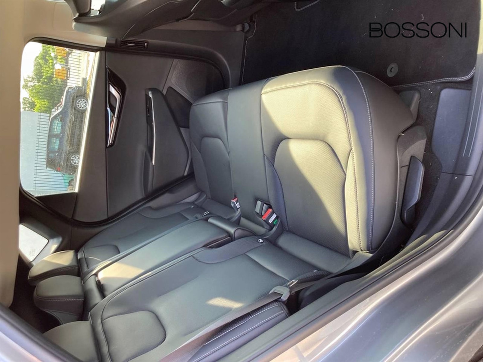 10 - Kia EV6 77,4 kwh air special edition awd