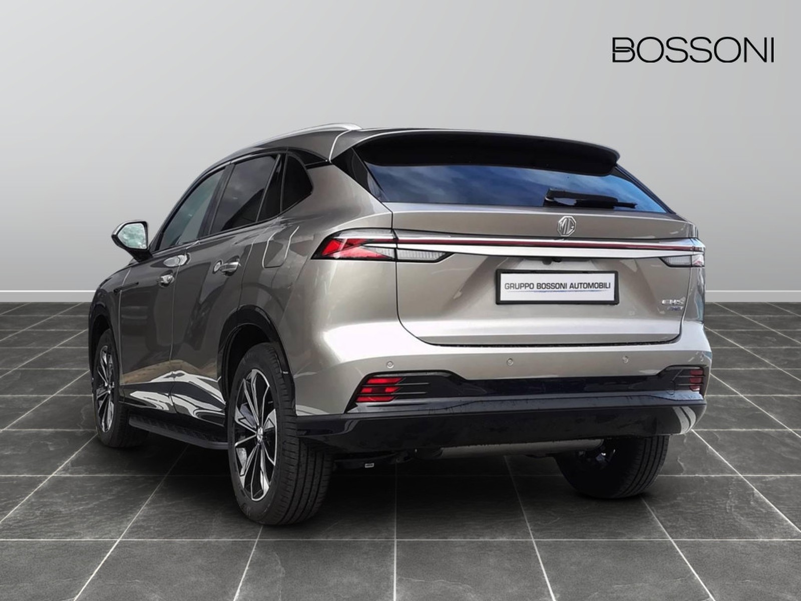 5 - Mg HS 1.5 phev luxury auto