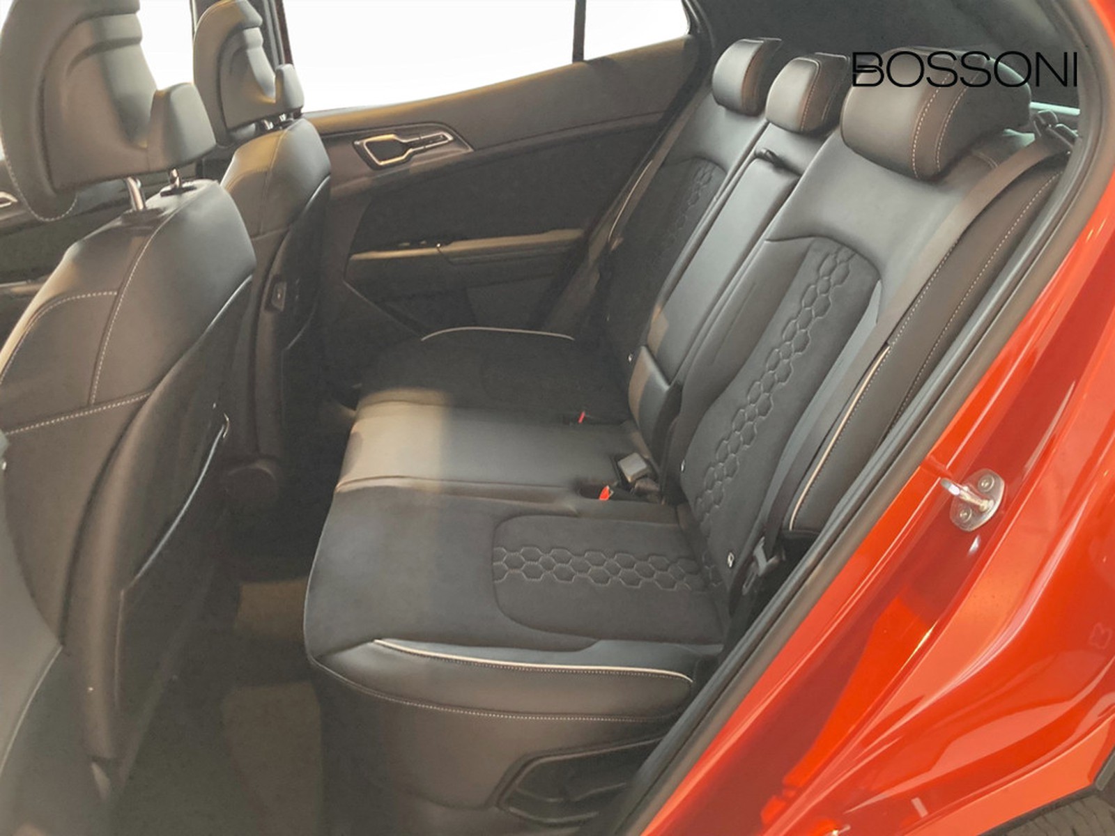 17 - Kia Sportage 1.6 t-gdi hev 210cv gt-line sunroof pack at6