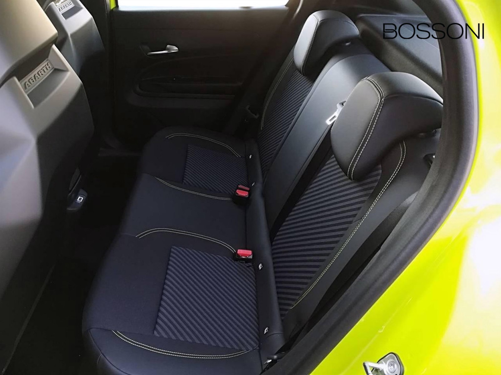 10 - Abarth 600e 54kwh turismo