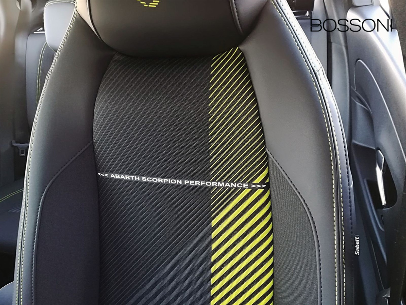 24 - Abarth 600e 54kwh turismo