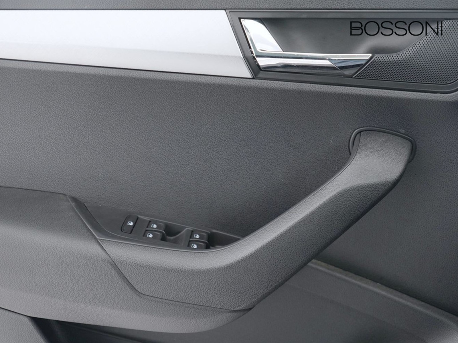 17 - Skoda Karoq 1.0 tsi act 115cv executive