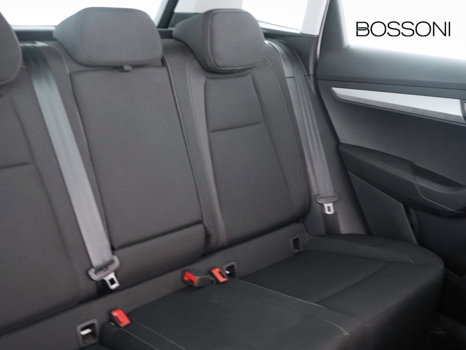 21 - Skoda Karoq 1.0 tsi act 115cv executive