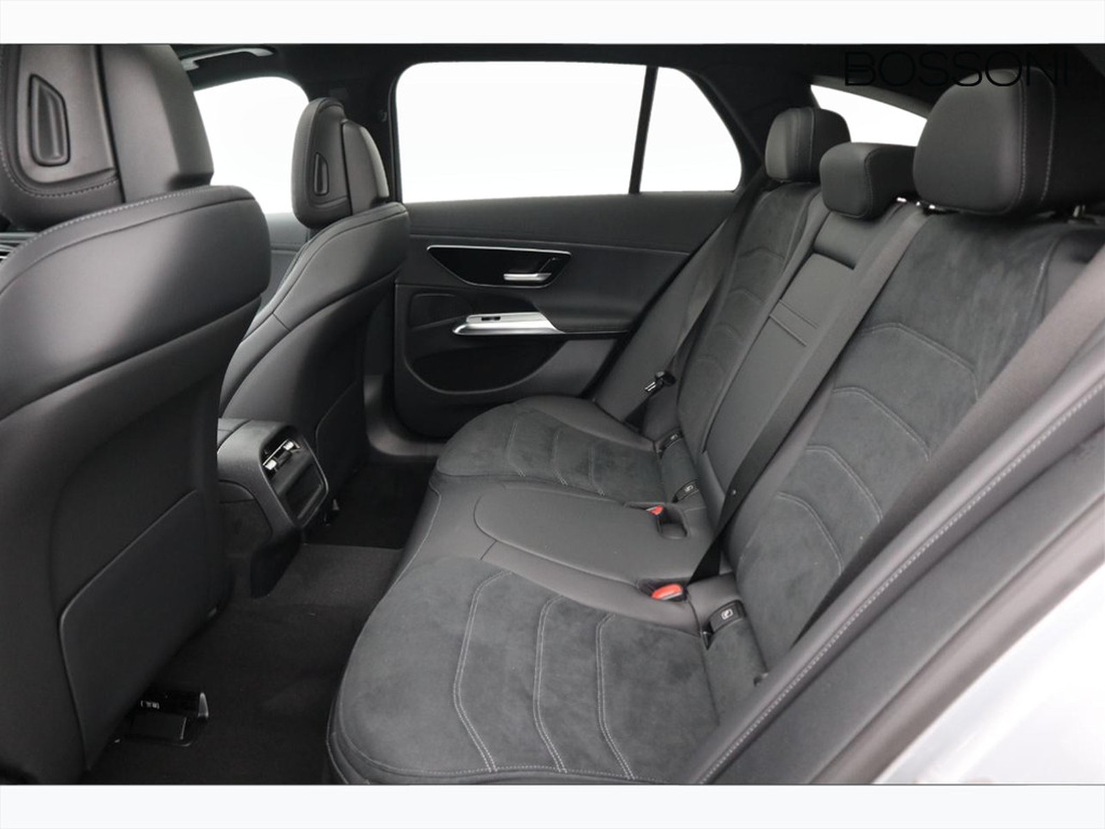 8 - Mercedes Classe E station wagon 300 de plug in hybrid amg line advanced plus 4matic 9g-tronic