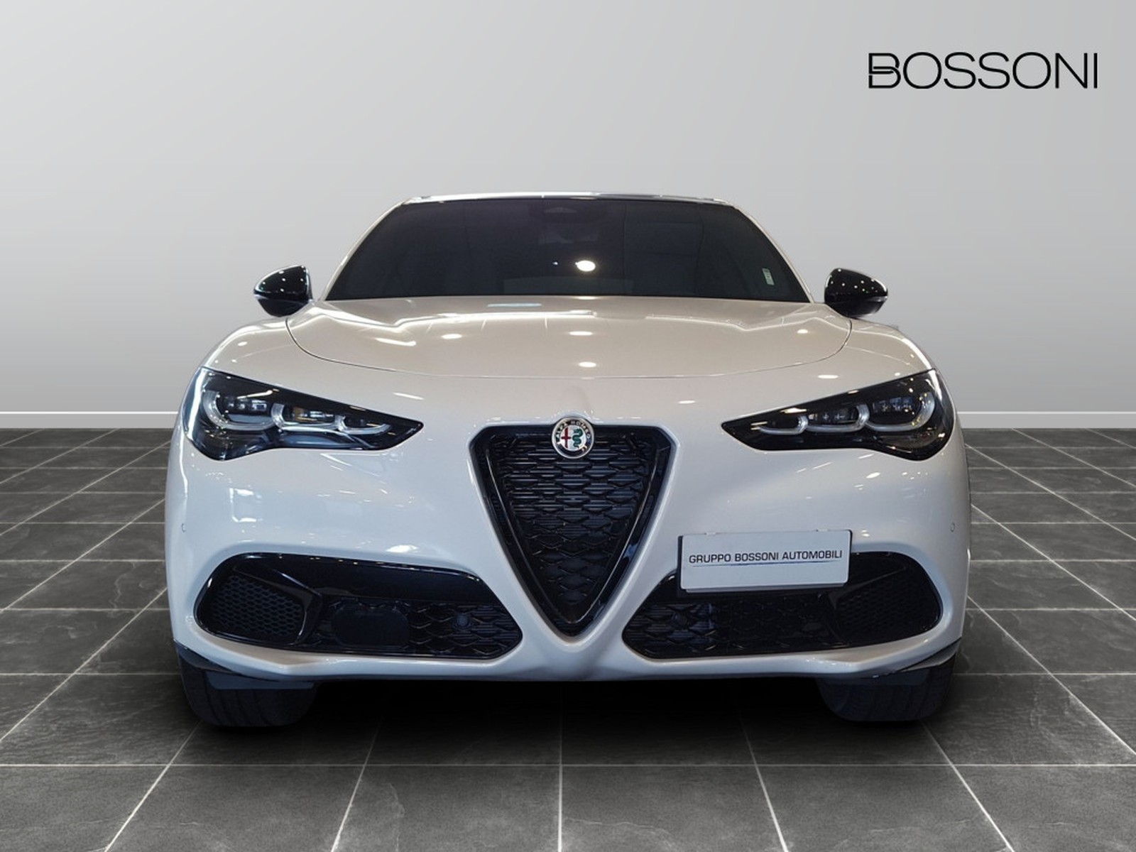 2 - Alfa Romeo Stelvio 2.2 turbo 210cv veloce q4 at8