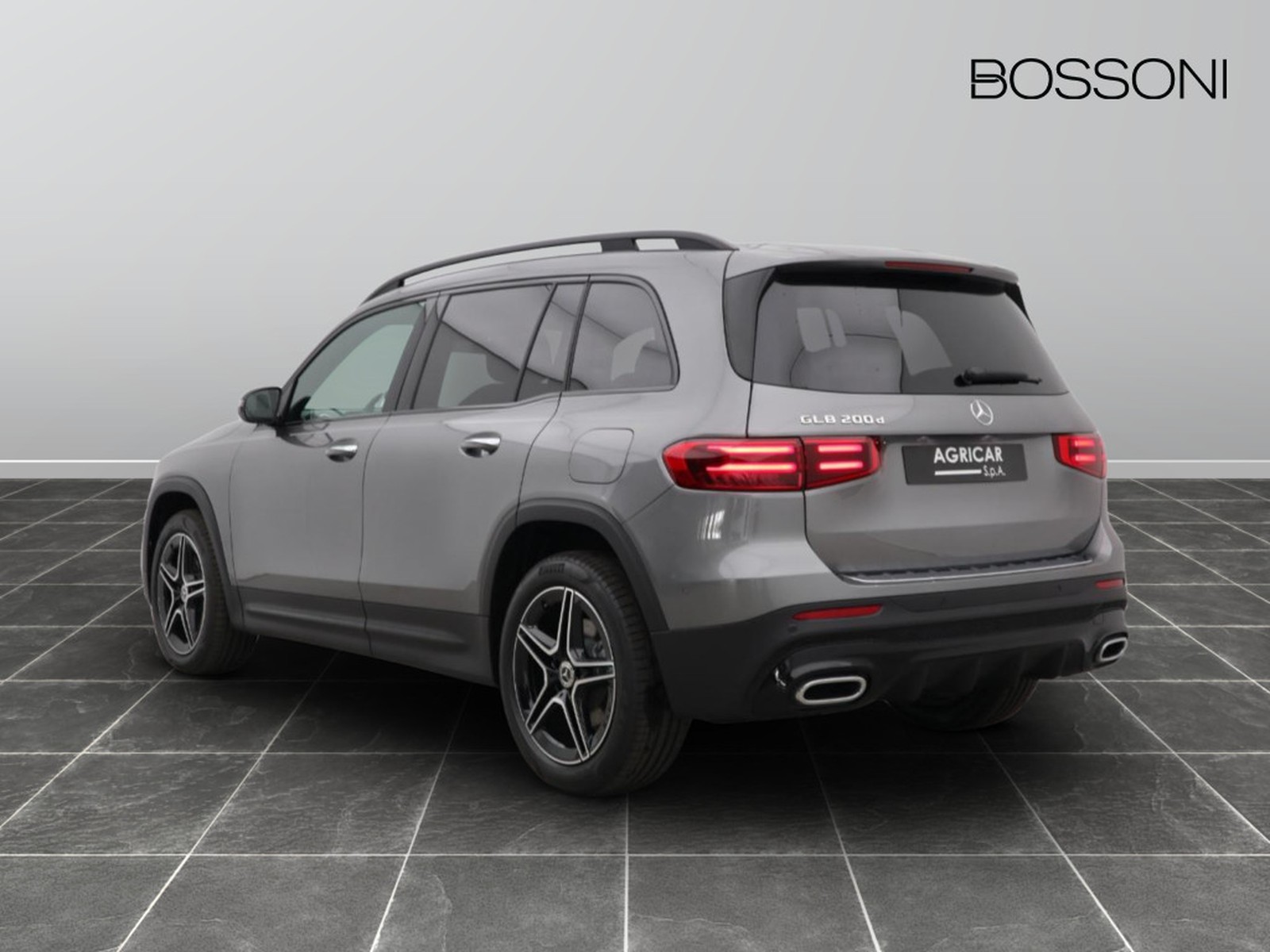 5 - Mercedes GLB 200 d amg line premium 8g-dct