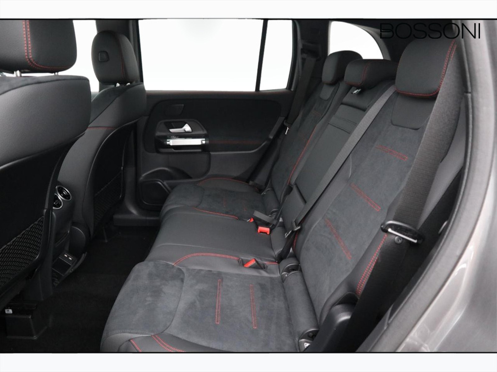 8 - Mercedes GLB 200 d amg line premium 8g-dct