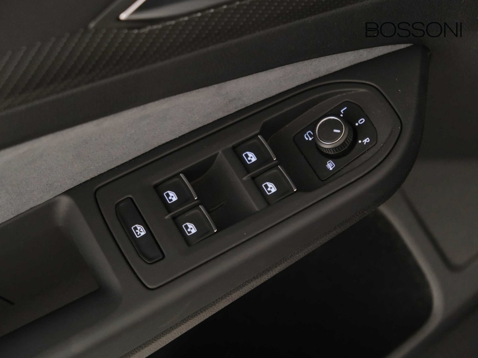 24 - Volkswagen Golf 2.0 tdi scr 150cv r-line dsg